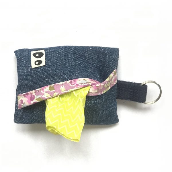 pochette-de-sac-a-crotte-jean-denim-bleu-origami-lavande2-style-de-woof-styledewoof.com